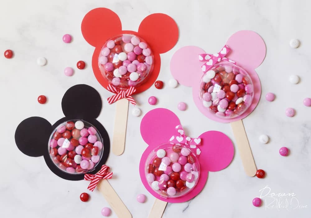 Mickey and Minnie Valentine Pops