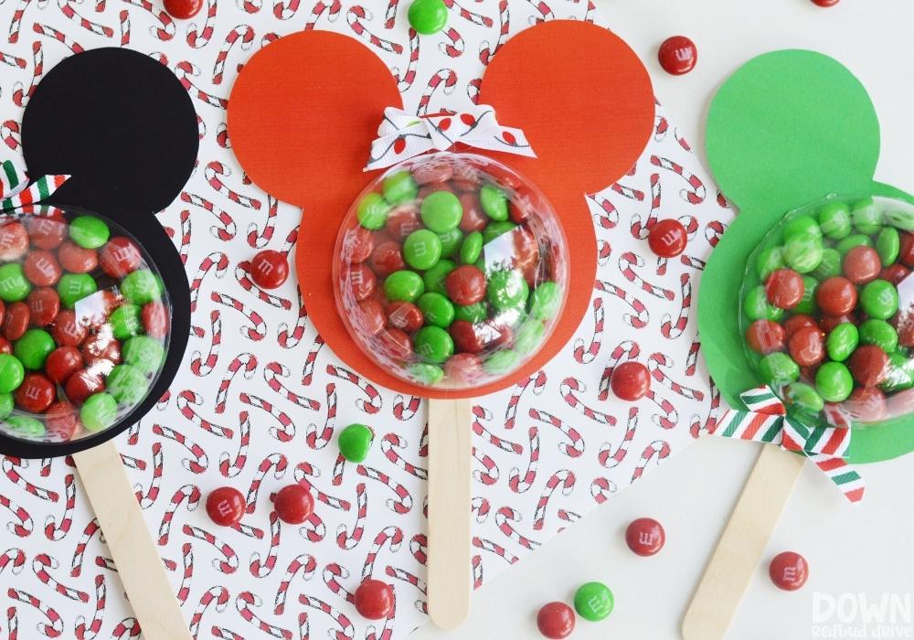 The finished Mickey and Minnie Christmas Pops.