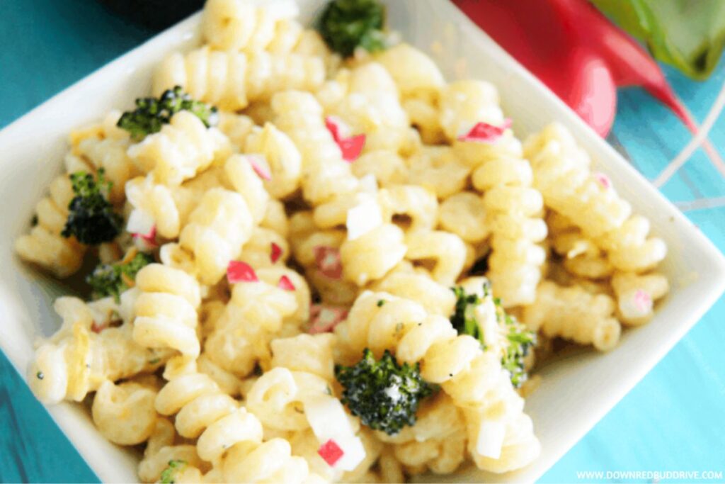 finished plate of easy pasta salad with ranch, bacon, broccoli and cheddar cheese