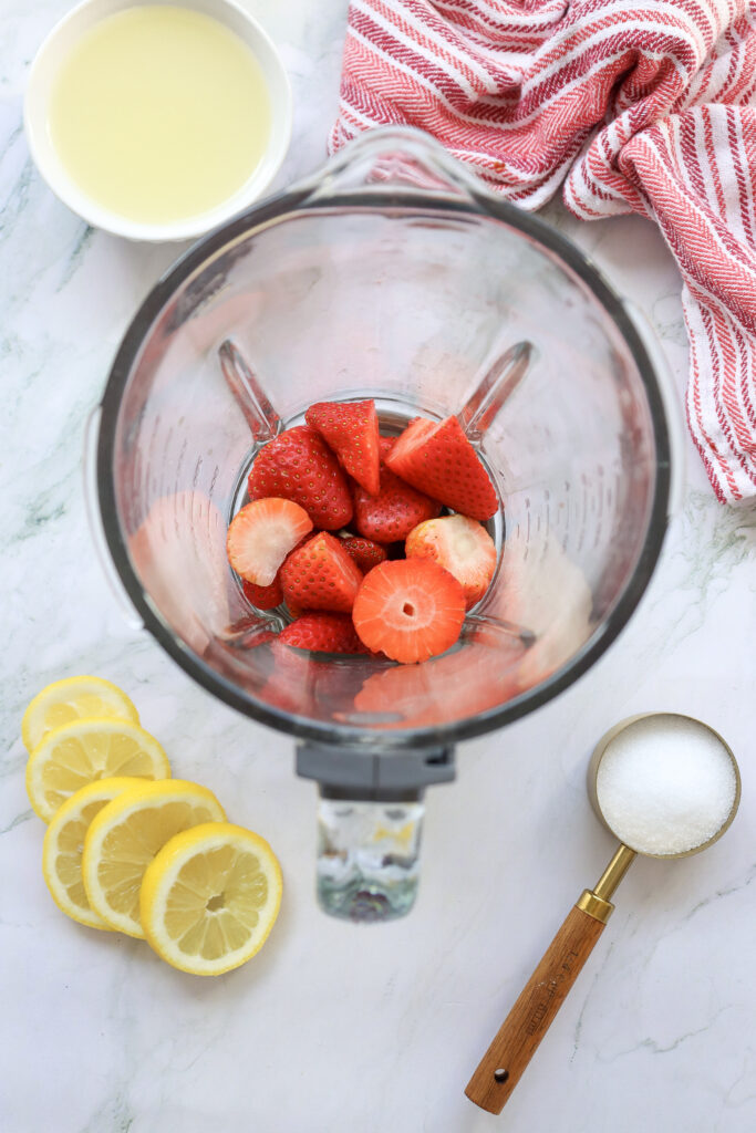 making homemade strawberry lemonade recipe